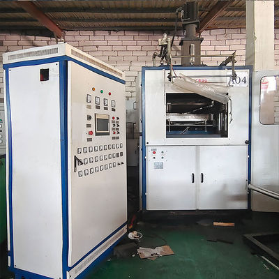Máquina de termoformado de plástico de 380V de refrigeración por agua Máquina de termoformado de tazas de plástico