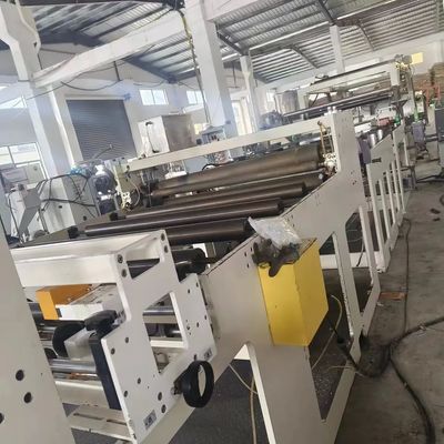 Máquina de extrusión de plástico personalizada con alta capacidad de extrusión y sistema de enfriamiento por agua