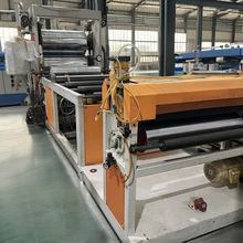Máquina de extrusión de plástico con cabeza de extrusión personalizada y sistema de enfriamiento por agua